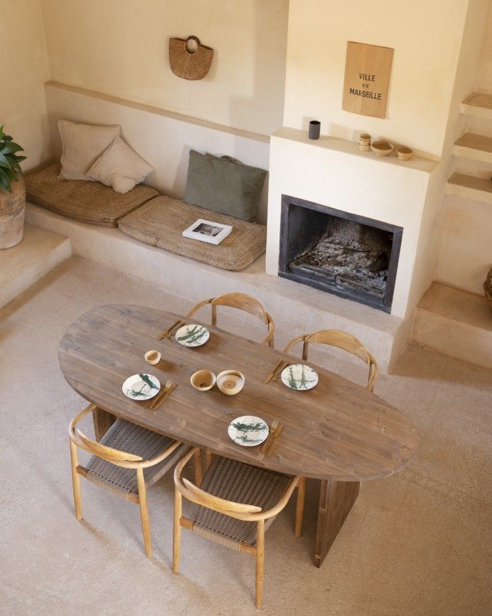 Calella - Mesa de comedor de madera maciza en tono roble oscuro de varias medidas