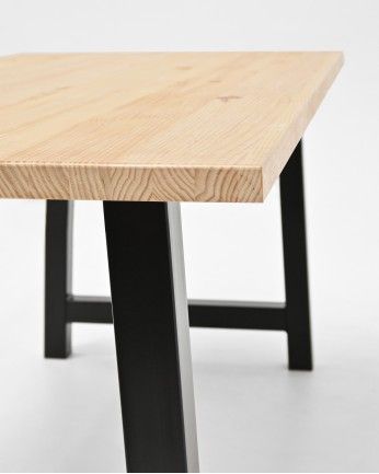 Irina - Mesa de comedor de madera maciza acabado natural con patas de hierro negras de varias medidas