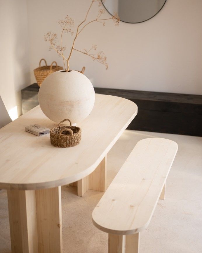 Bisbal - Mesa de comedor de madera maciza ovalada en tono natural de varias medidas