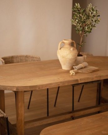 Cadaqués - Mesa de comedor de madera maciza ovalada en tono roble oscuro de varias medidas