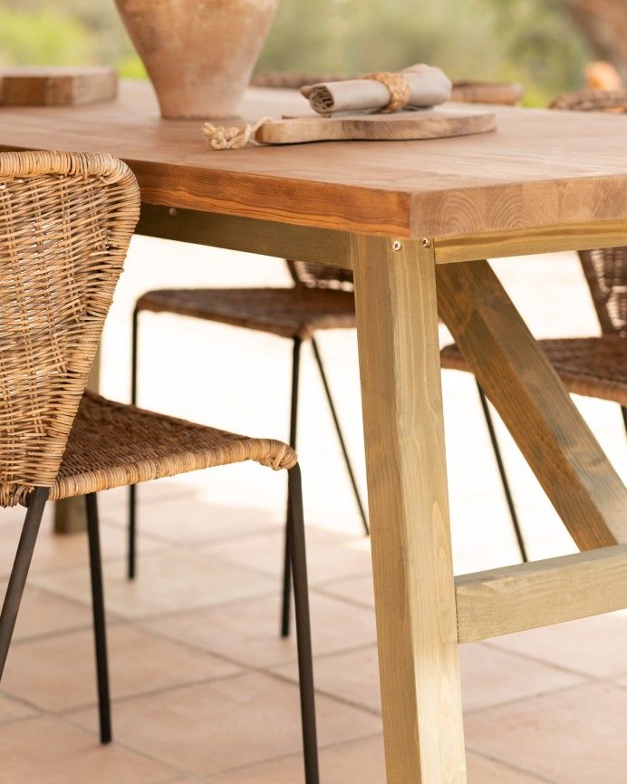 Mónaco - Mesa de comedor de madera maciza en tono verde de varias medidas