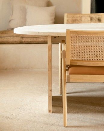 Calella - Mesa de comedor de madera maciza en tono natural de varias medidas