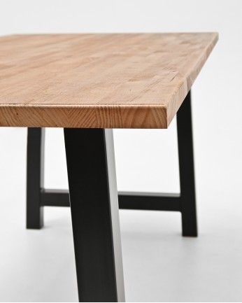 Irina - Mesa de comedor de madera maciza acabado roble oscuro con patas de hierro negras de varias medidas