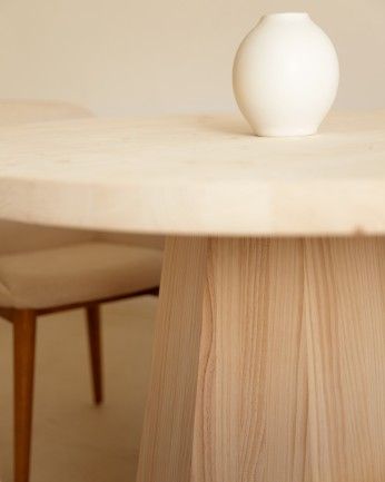 Almuñécar - Mesa de comedor redonda de madera maciza en tono natural de Ø115