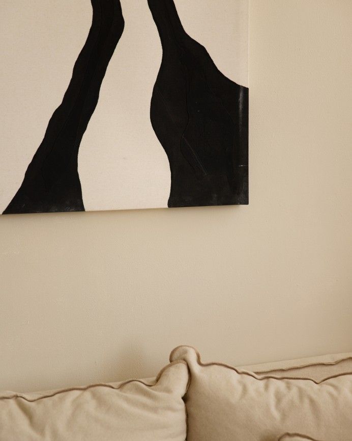 Misama I - Cuadro blanco y negro sobre algodón con bastidor de madera pintado artesanalmente con pintura óleo en varias medidas