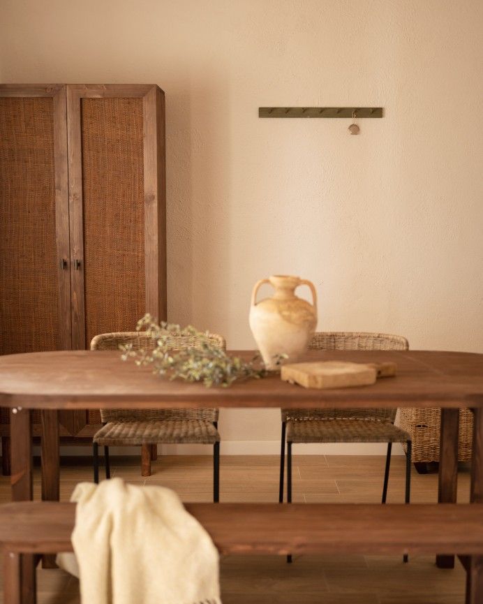 Cadaqués - Mesa de comedor de madera maciza ovalada en tono nogal de varias medidas