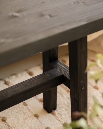 Gandía - Banqueta de madera maciza en tono negro de 100x50cm