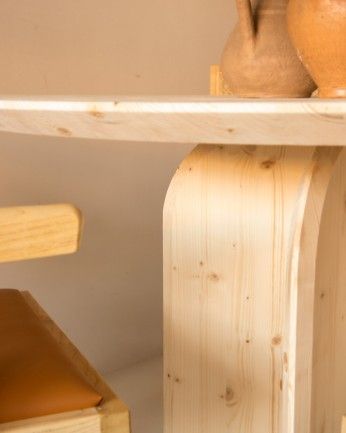 Jávea - Mesa de comedor redonda de madera maciza en tono natural de 110cm