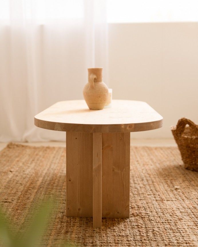 Bisbal - Mesa de centro de madera maciza en tono roble medio de 120x40cm