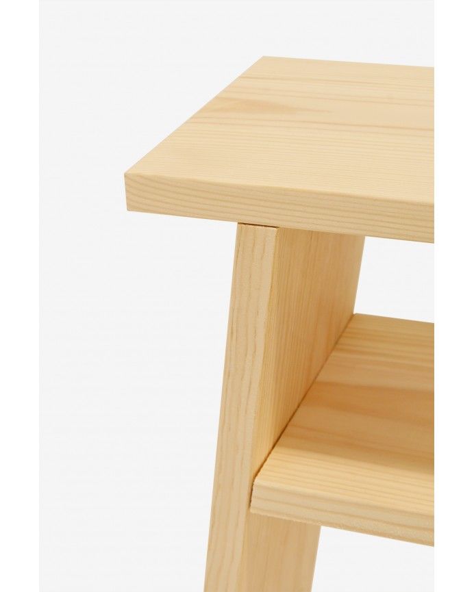 Urko - Mesita elaborada con madera maciza en tono natural 60x20cm