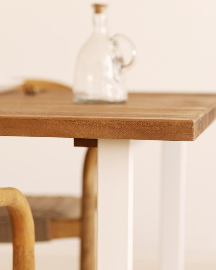 Marrakesch - Mesa de comedor de madera maciza acabado roble oscuro con patas de hierro blancas de varias medidas