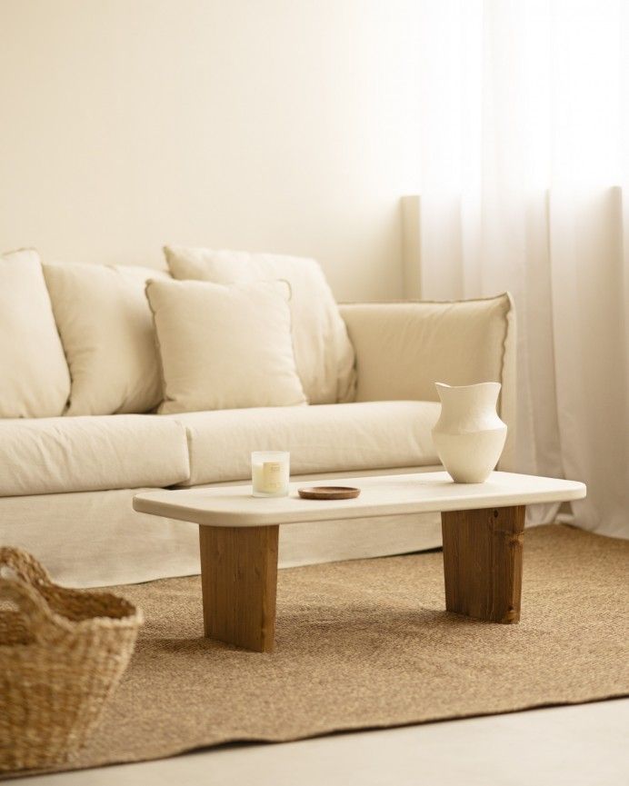 Haruto - Mesa de centro de microcemento con dos patas de madera tono roble oscuro de 95cm