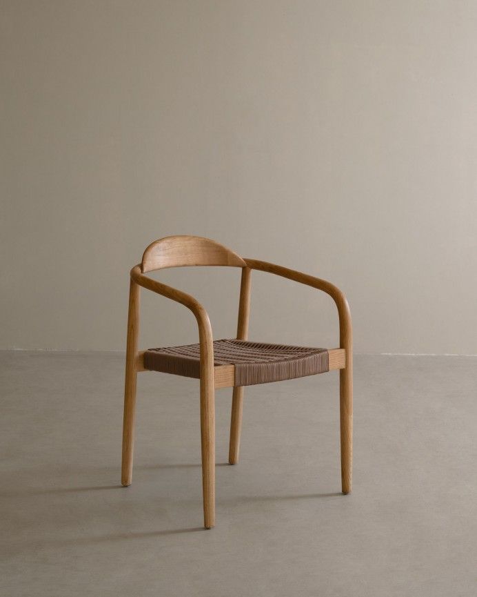 Sara - Silla de madera de olmo y asiento trenzado de nylon color marrón de 77,5x57,5cm