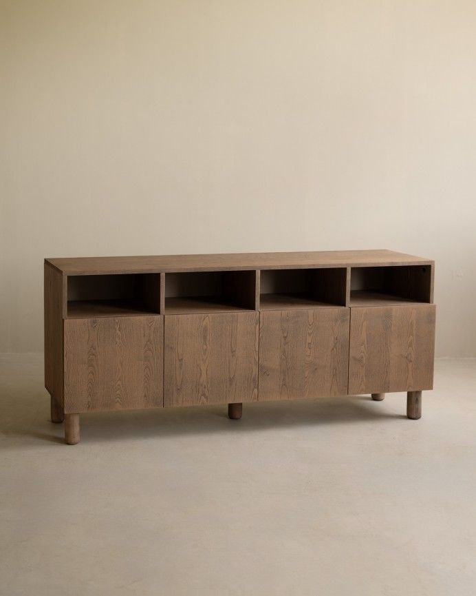 Arena - Aparador con 4 puertas de madera de chapa de fresno natural en tono avellana de 176x40cm