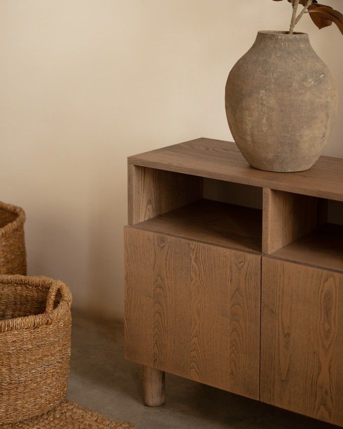 Arena - Aparador con 4 puertas de madera de chapa de fresno natural en tono avellana de 176x40cm