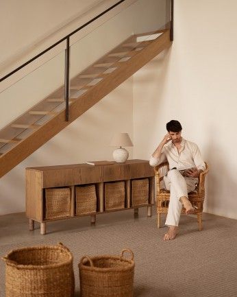 Arena - Aparador con 4 cajones de madera de chapa de fresno natural en tono avellana de 176x40cm