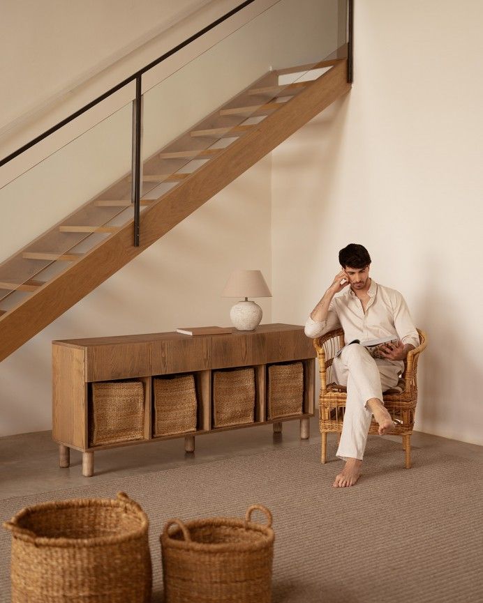 Arena - Aparador con 4 cajones de madera de chapa de fresno natural en tono avellana de 176x40cm