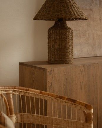 Arena - Aparador con 3 puertas de madera de chapa de fresno natural en tono avellana de 160x40cm