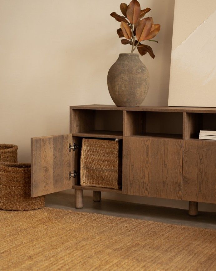 Arena - Aparador con 4 puertas de madera de chapa de fresno natural en tono avellana de 176x40cm