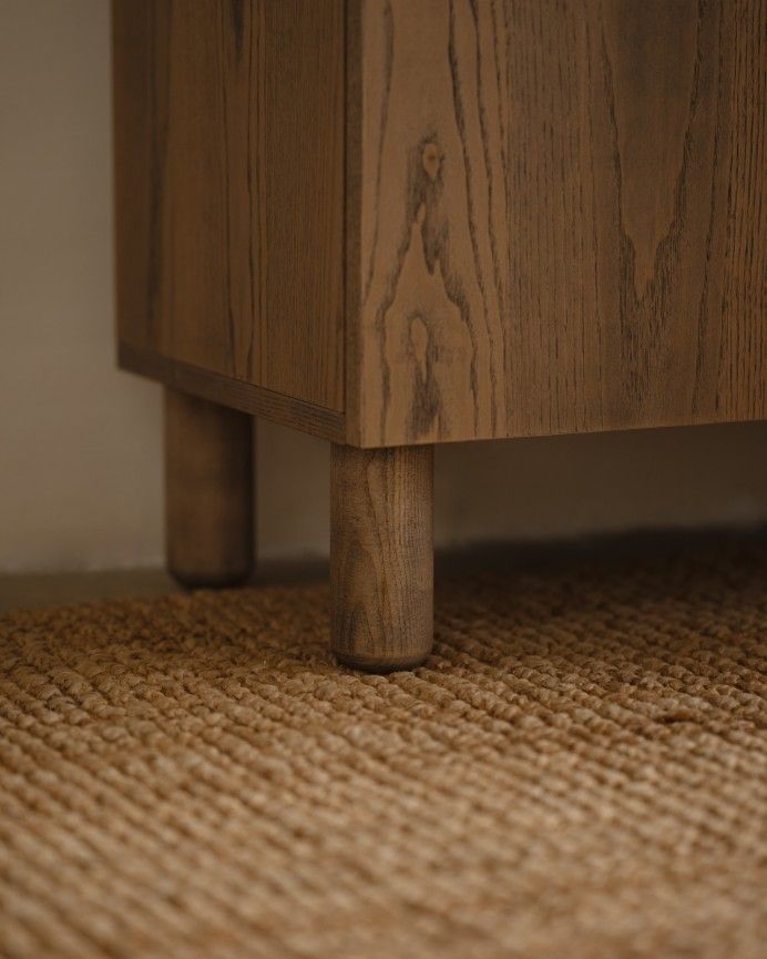 Arena - Aparador con 3 puertas de madera de chapa de fresno natural en tono avellana de 160x40cm