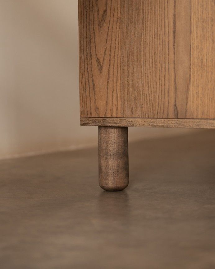 Arena - Aparador con 4 cajones de madera de chapa de fresno natural en tono avellana de 176x40cm
