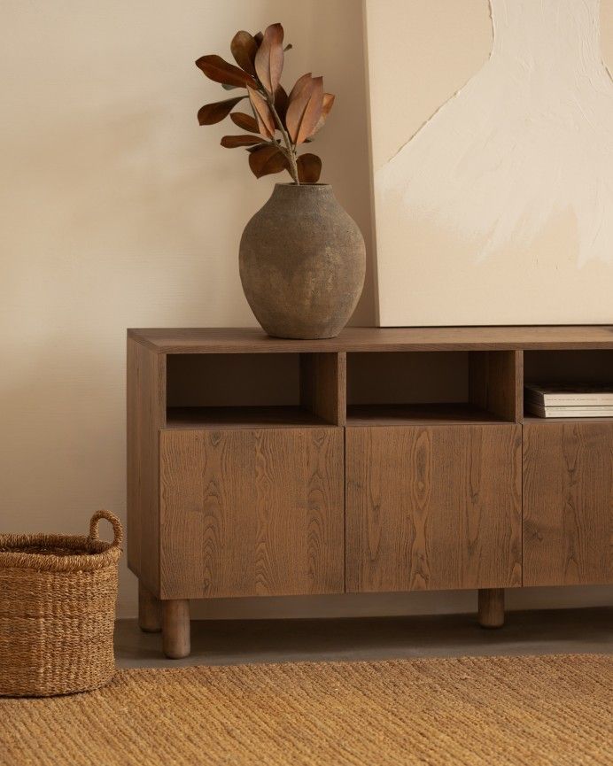 Arena - Aparador con 4 puertas de madera de chapa de fresno natural en tono avellana de 176x40cm