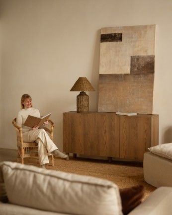 Arena - Aparador con 3 puertas de madera de chapa de fresno natural en tono avellana de 160x40cm