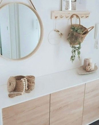 Kerry - Colgador de pared de madera maciza en tono natural de 61x9,5cm