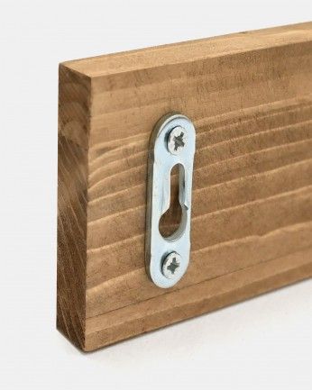 Kerry - Colgador de pared de madera maciza en tono roble oscuro de 61x5cm