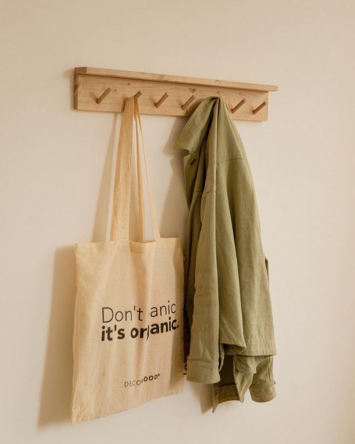Kerry - Colgador de pared de madera maciza en tono roble medio de 61x9,5cm