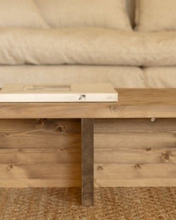 Trevélez - Mesa de centro de madera maciza en tono roble oscuro de 123,5x27cm