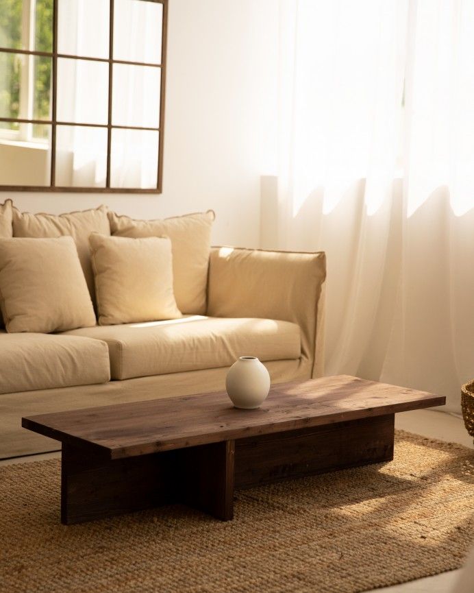 Trevélez - Mesa de centro de madera maciza en tono nogal de 123,5x27cm