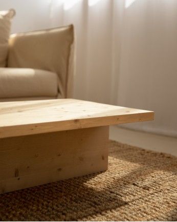 Trevélez - Mesa de centro de madera maciza en tono roble medio de 123,5x27cm
