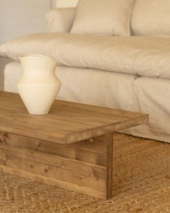 Trevélez - Mesa de centro de madera maciza en tono roble oscuro de 123,5x27cm
