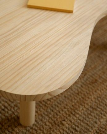 Almuñécar - Mesa de centro de madera maciza formas orgánicas en tono natural de varias medidas