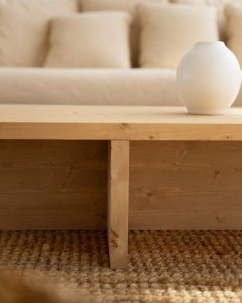 Trevélez - Mesa de centro de madera maciza en tono roble medio de 123,5x27cm