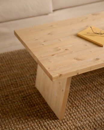 Begur - Mesa de centro de madera maciza en tono roble medio de 120x60cm