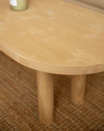 Almuñécar - Mesa de centro ovalada de madera maciza en tono roble medio de 40x120cm