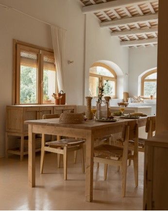 Mojácar - Mesa de comedor barnizada cuadrada de madera maciza en tono roble medio de 80x80cm