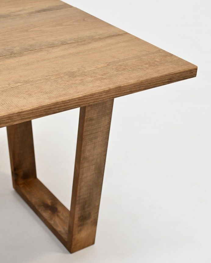 Ursúbil - Mesa de centro de madera maciza acabado roble oscuro de 120x60cm