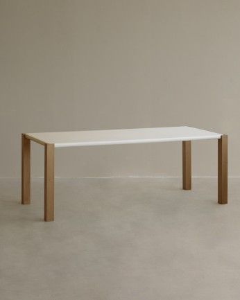 Irina - Mesa de comedor rectangular en tono blanco roto efecto mate y patas de madera de álamo en varias medidas