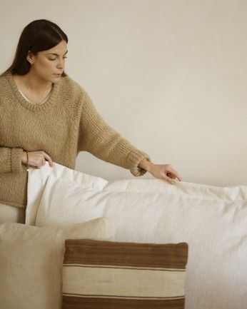 Camila - Sofá con chaise longue derecho tono blanco roto de varias medidas