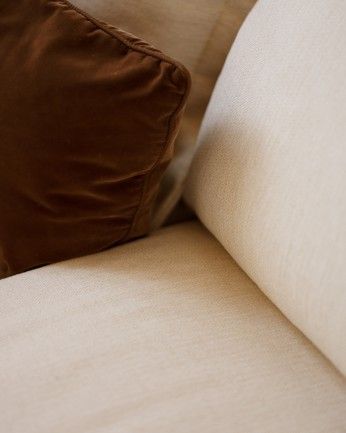Camila - Sofá con chaise longue izquierdo tono blanco roto de varias medidas