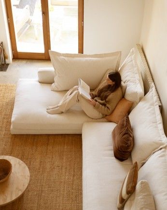 Camila - Sofá con chaise longue izquierdo tono blanco roto de varias medidas