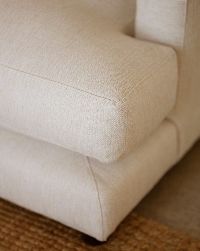 Camila - Sofá con chaise longue izquierdo tono blanco roto de varias medidas