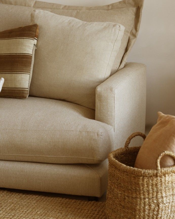 Camila - Sofá recto tono beige de 215x105cm