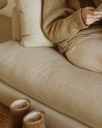 Camila - Sofá recto tono beige de 215x105cm