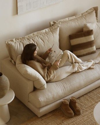 Camila - Sofá recto tono beige de 215x105cm