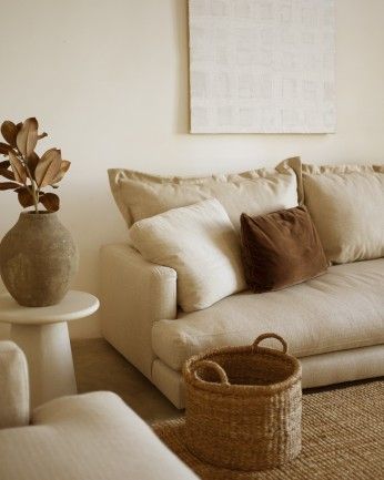 Camila - Sofá recto tono beige de 325x105cm