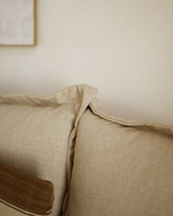 Camila - Sofá recto tono beige de 325x105cm